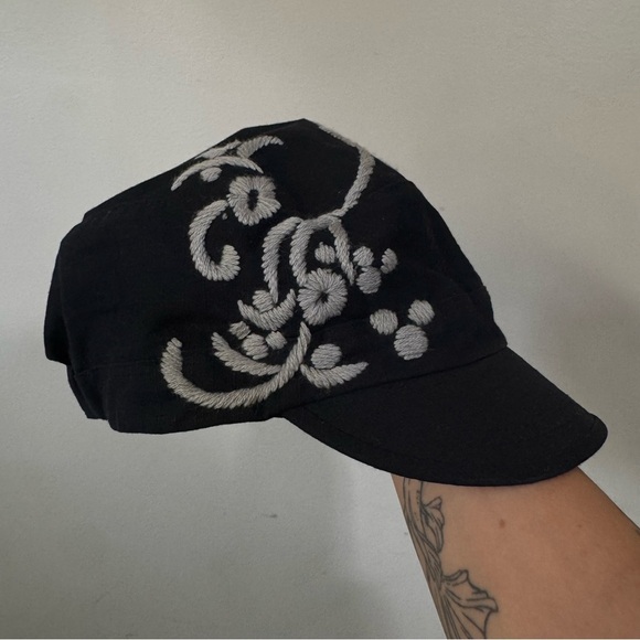 Disneyland Disney Resort Mickey Mouse Y2K hat O/S black white logo embroidered - Picture 2 of 8